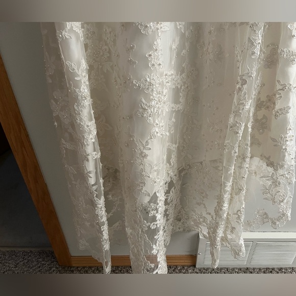 Wedding dress, removable under-skirt, Alfred Angelo, worn once, size 6 - Picture 8 of 15